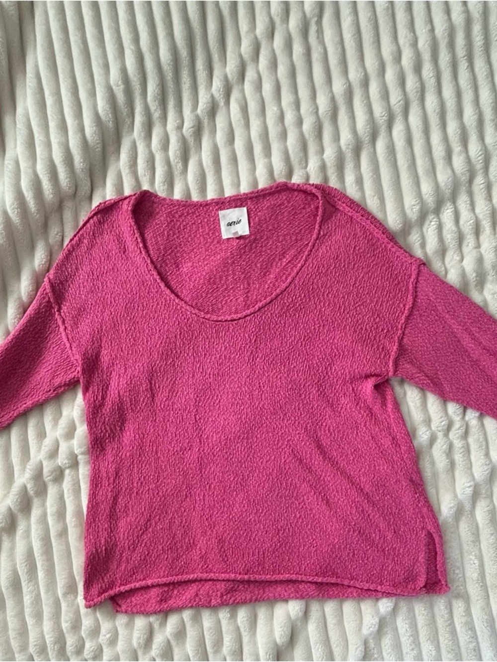 Aerie Fuchsia Lightweight Scoop-Neck Women’s Sweater size M